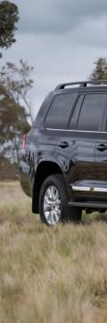 TOYOTA Land Cruiser 200 Restyling II  Características técnicas
