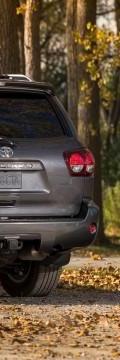TOYOTA Sequoia II Restyling 5.7 AT (381hp) 4x4 技術仕様
